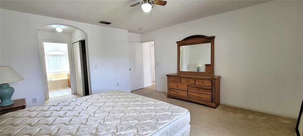 Active With Contract: $2,700 (4 beds, 2 baths, 1837 Square Feet)