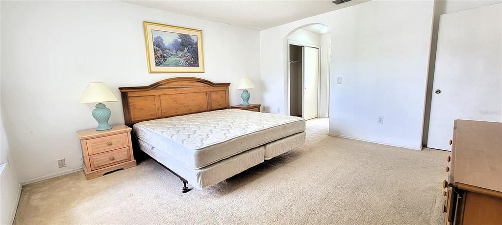 Active With Contract: $2,700 (4 beds, 2 baths, 1837 Square Feet)