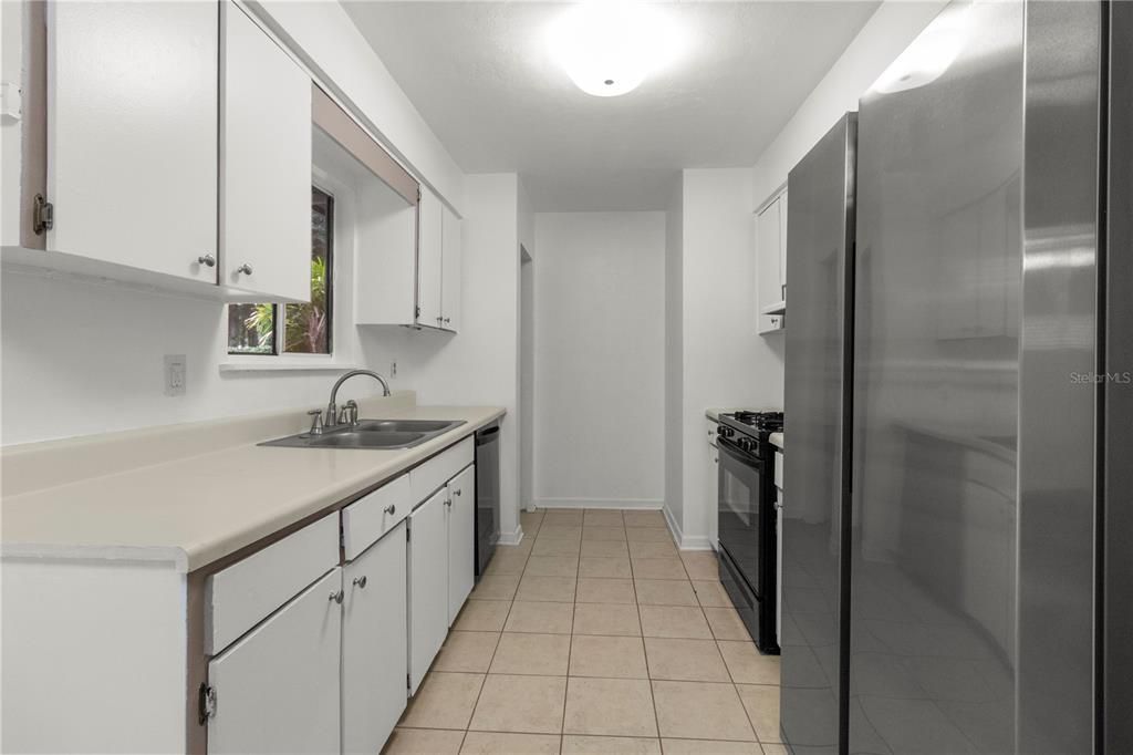 For Sale: $260,000 (2 beds, 2 baths, 1200 Square Feet)