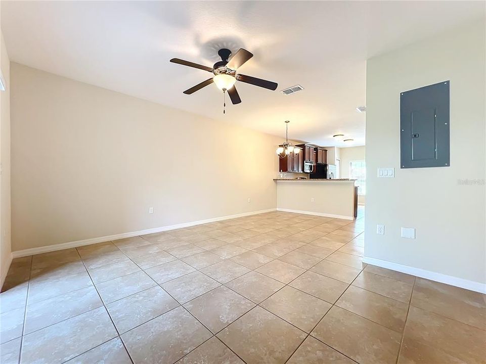 For Sale: $245,000 (2 beds, 2 baths, 1144 Square Feet)