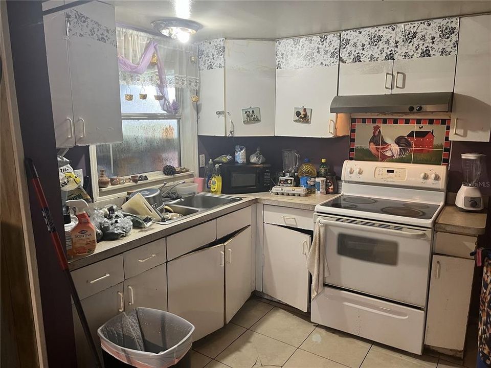 For Sale: $246,750 (3 beds, 1 baths, 800 Square Feet)