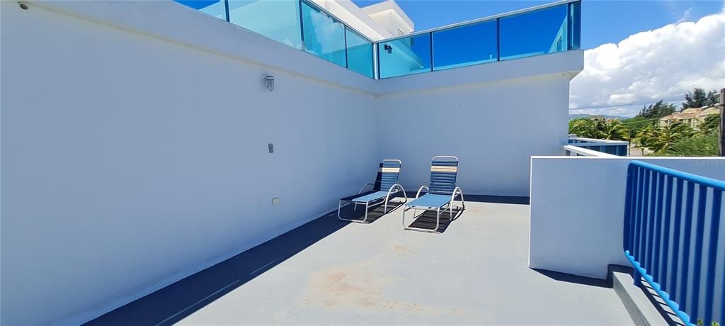 For Sale: $250,000 (2 beds, 2 baths, 1500 Square Feet)