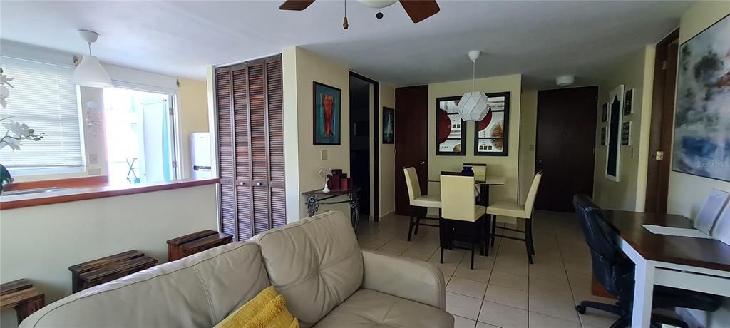 For Sale: $250,000 (2 beds, 2 baths, 1500 Square Feet)