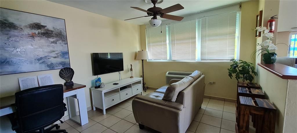 For Sale: $250,000 (2 beds, 2 baths, 1500 Square Feet)