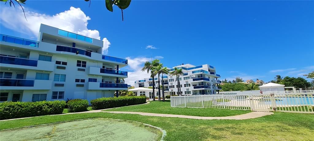 For Sale: $250,000 (2 beds, 2 baths, 1500 Square Feet)