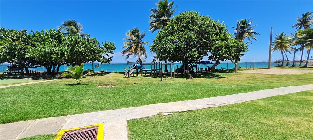 For Sale: $250,000 (2 beds, 2 baths, 1500 Square Feet)