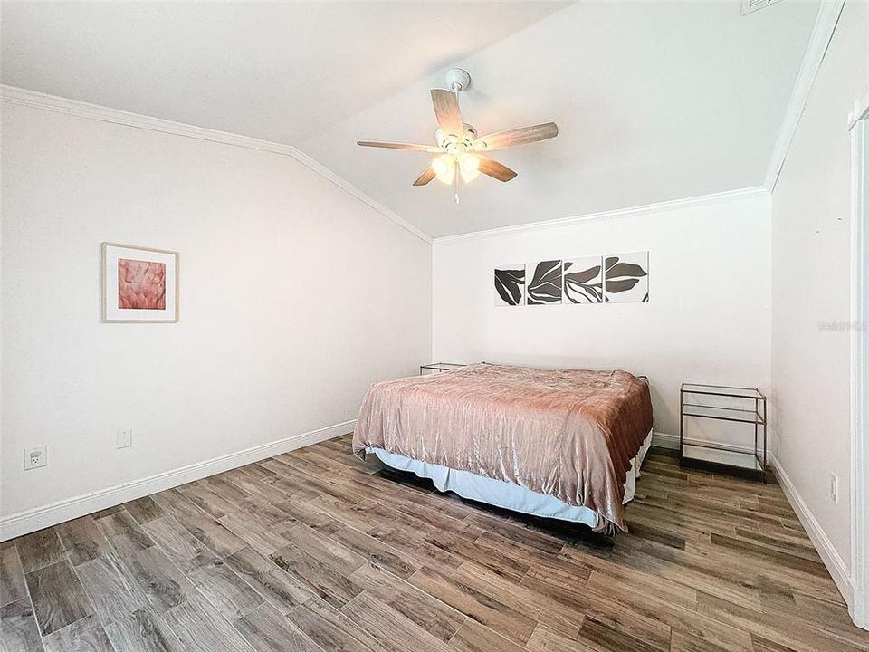 For Sale: $550,000 (4 beds, 2 baths, 1731 Square Feet)