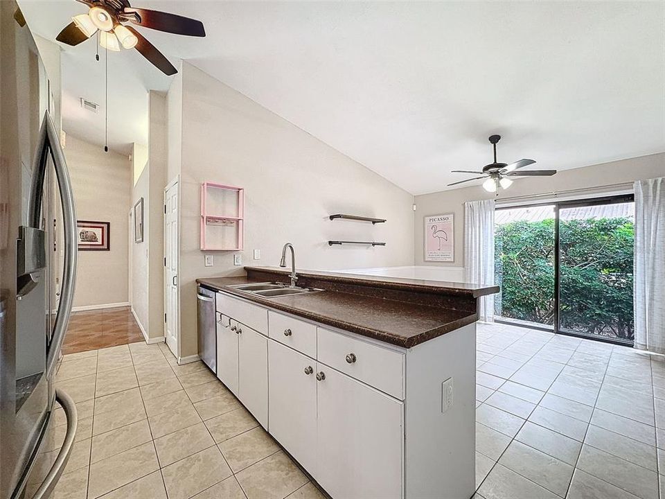 For Sale: $550,000 (4 beds, 2 baths, 1731 Square Feet)