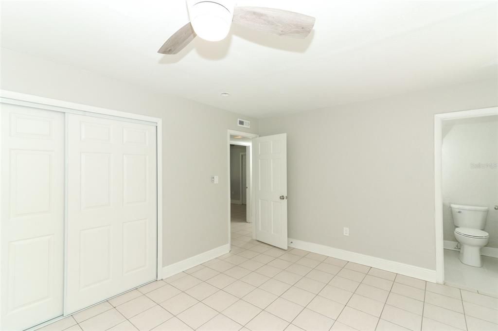 For Rent: $3,000 (2 beds, 2 baths, 1198 Square Feet)