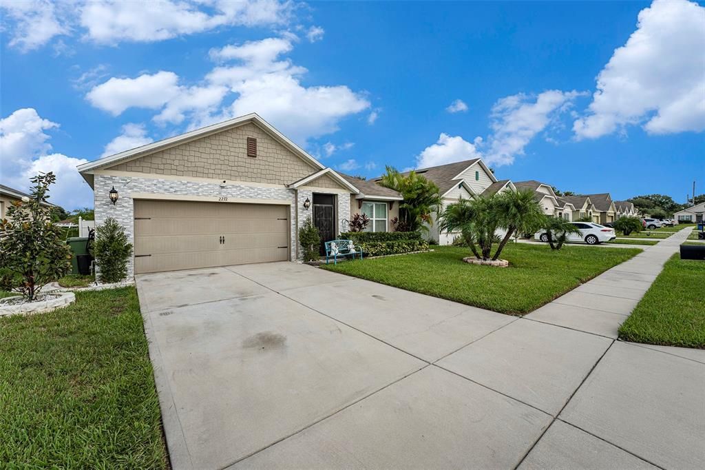 Welcome Home to Winter Haven and your 5 year old home!