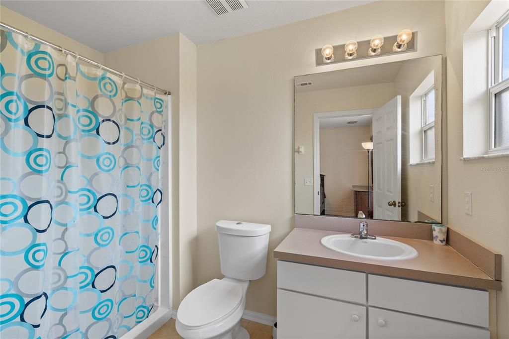 Active With Contract: $269,900 (3 beds, 2 baths, 1286 Square Feet)