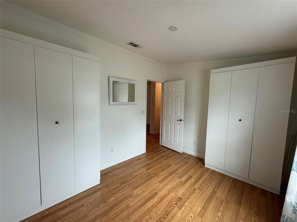 Murphy Beds in 2nd Bedroom