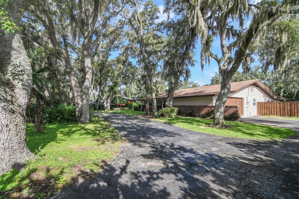 For Sale: $825,000 (3 beds, 3 baths, 2807 Square Feet)