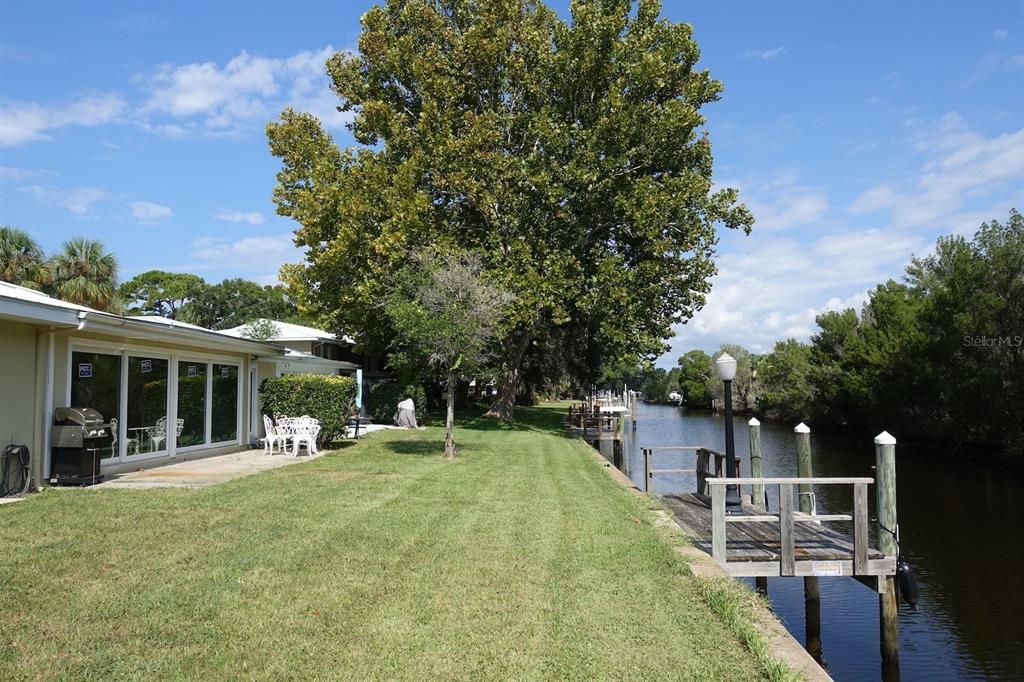 WATERFRONT W/DOCK CONDOMINIUM