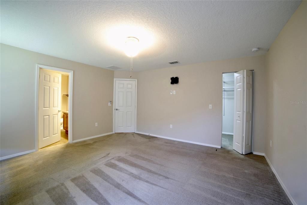 For Rent: $2,600 (3 beds, 2 baths, 1920 Square Feet)