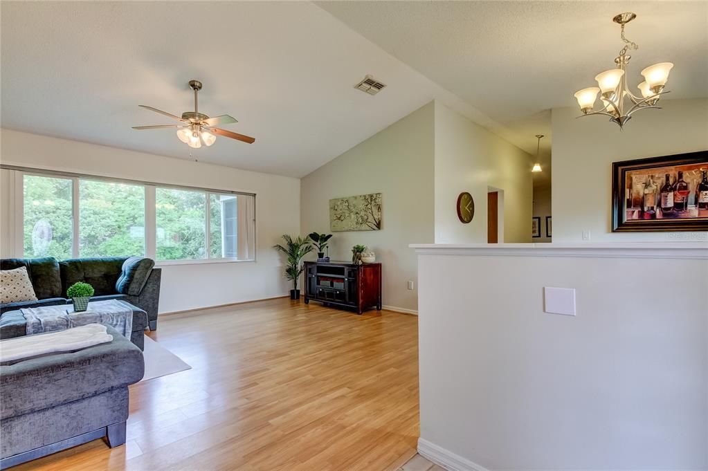 For Sale: $469,900 (2 beds, 2 baths, 1637 Square Feet)