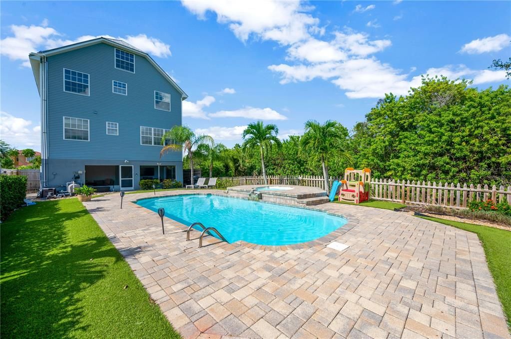 This is a great yard for enjoying the florida lifestyle!