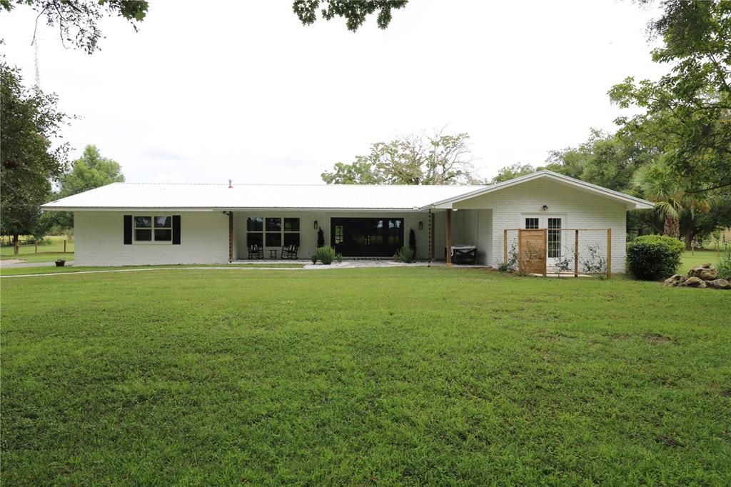 For Sale: $744,000 (3 beds, 3 baths, 2095 Square Feet)