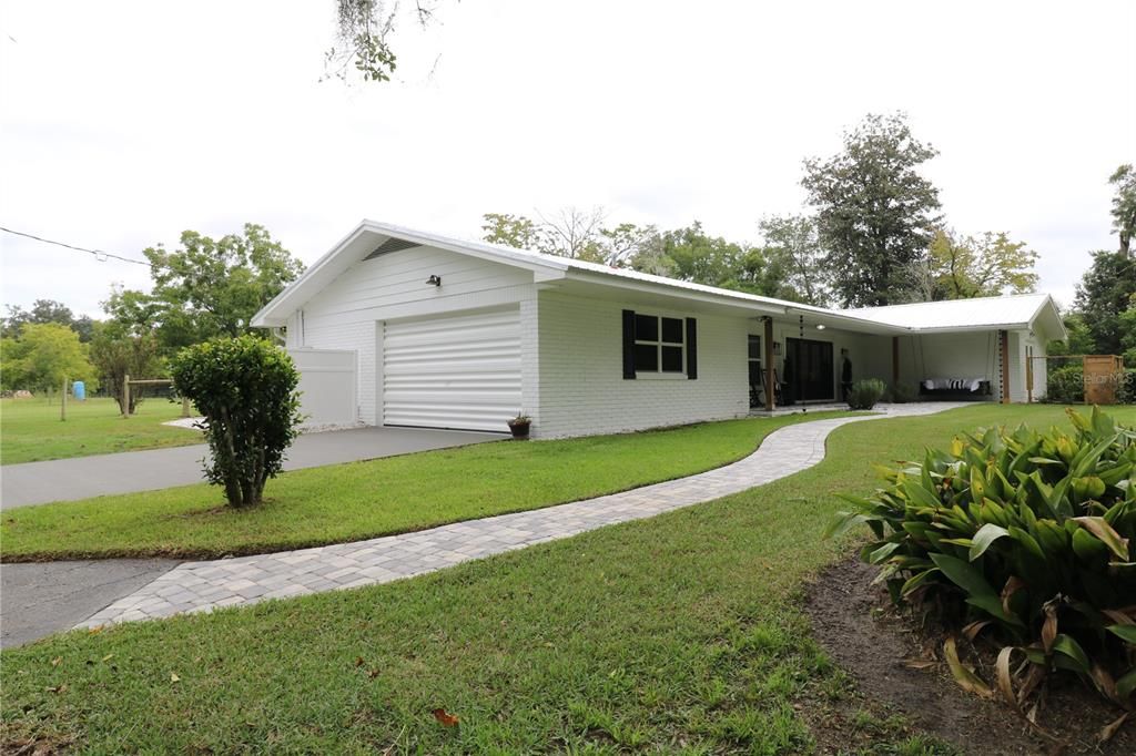 For Sale: $744,000 (3 beds, 3 baths, 2095 Square Feet)