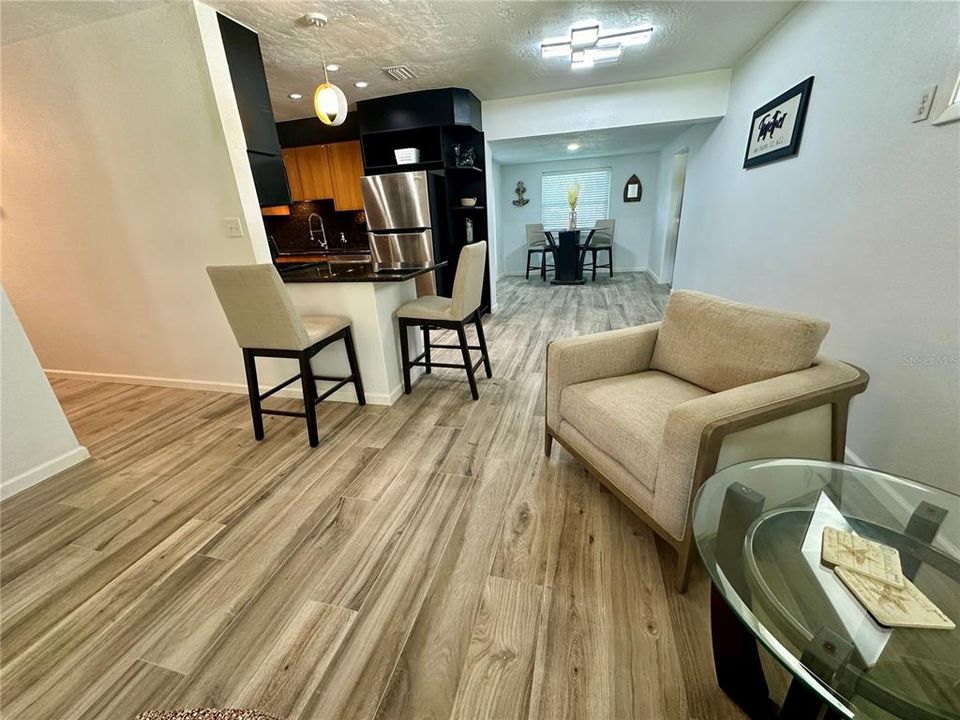 En Venta: $549,900 (3 camas, 1 baños, 1297 Pies cuadrados)