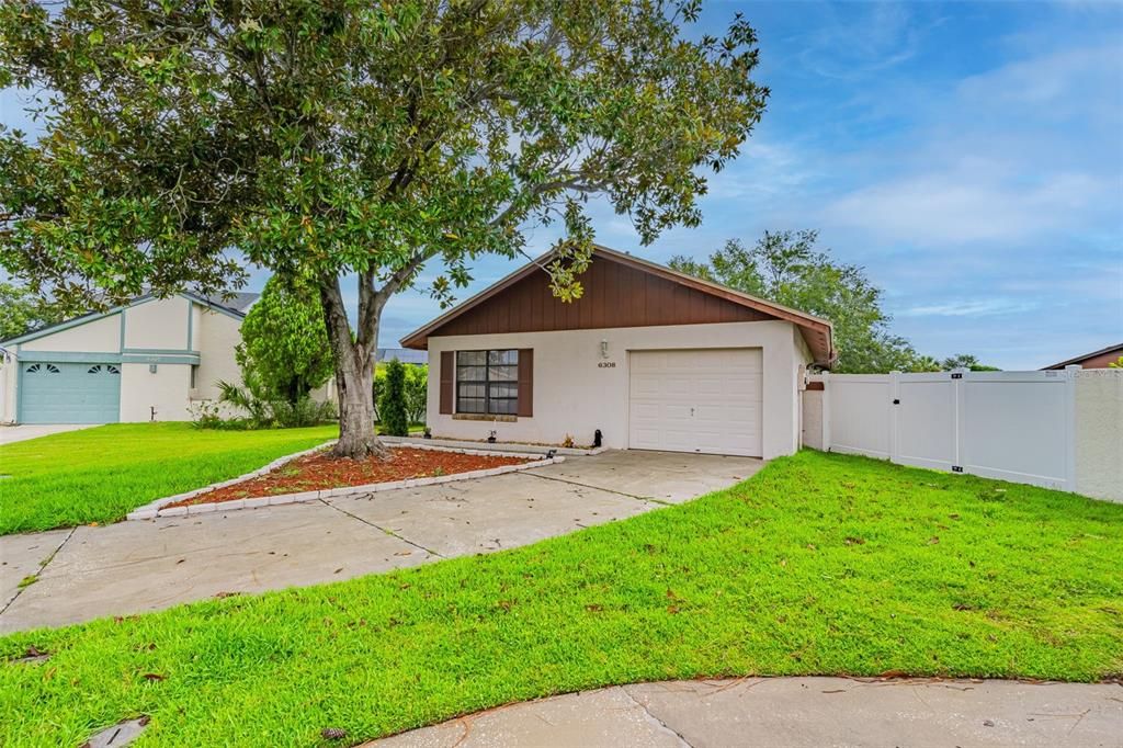 For Sale: $420,000 (3 beds, 2 baths, 1564 Square Feet)