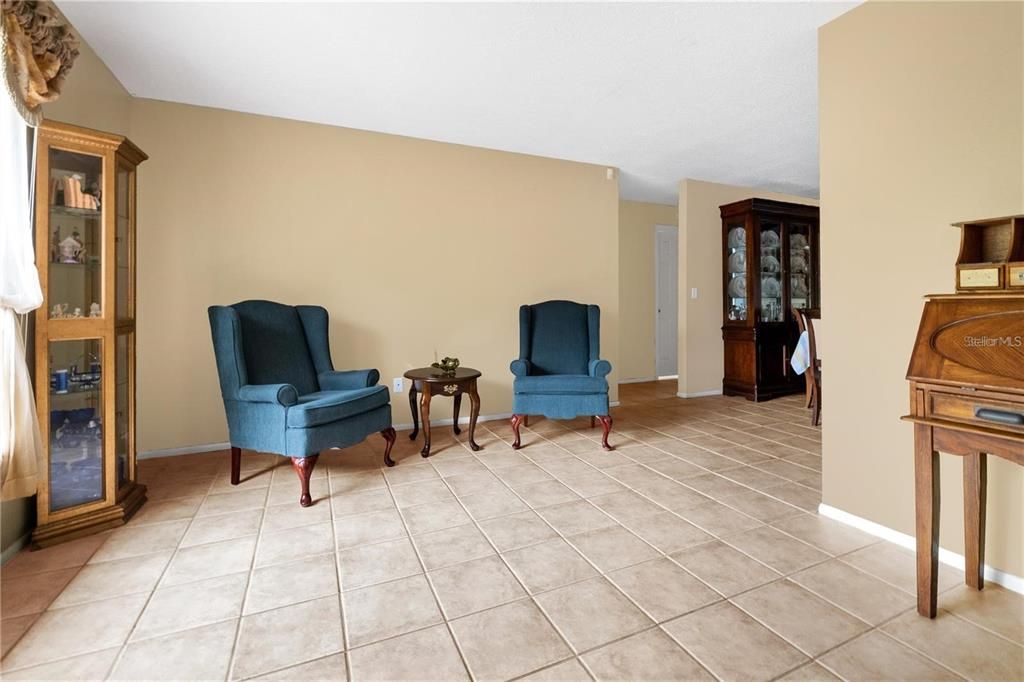 For Sale: $439,900 (3 beds, 2 baths, 2163 Square Feet)