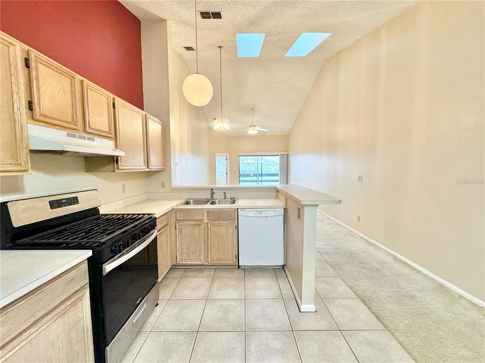 For Rent: $1,500 (2 beds, 2 baths, 828 Square Feet)