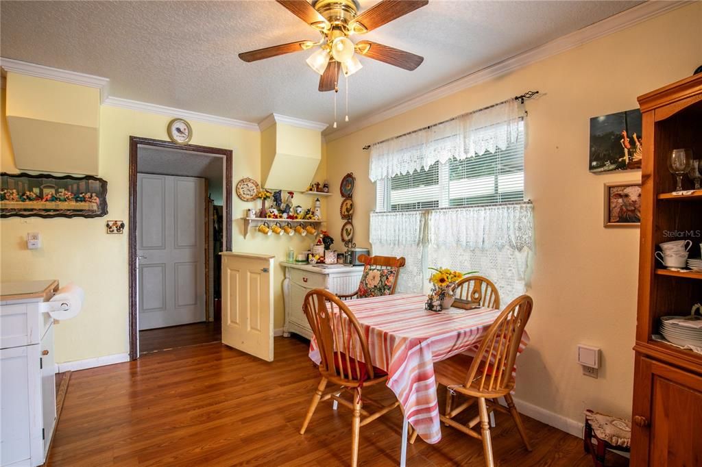 For Sale: $280,000 (4 beds, 2 baths, 1390 Square Feet)