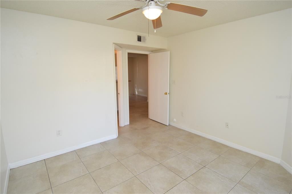 For Rent: $1,350 (1 beds, 1 baths, 844 Square Feet)