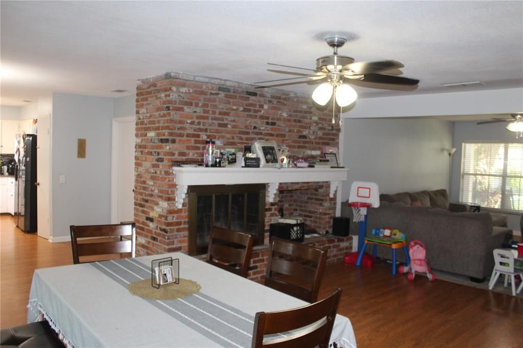 For Sale: $294,500 (4 beds, 2 baths, 1897 Square Feet)