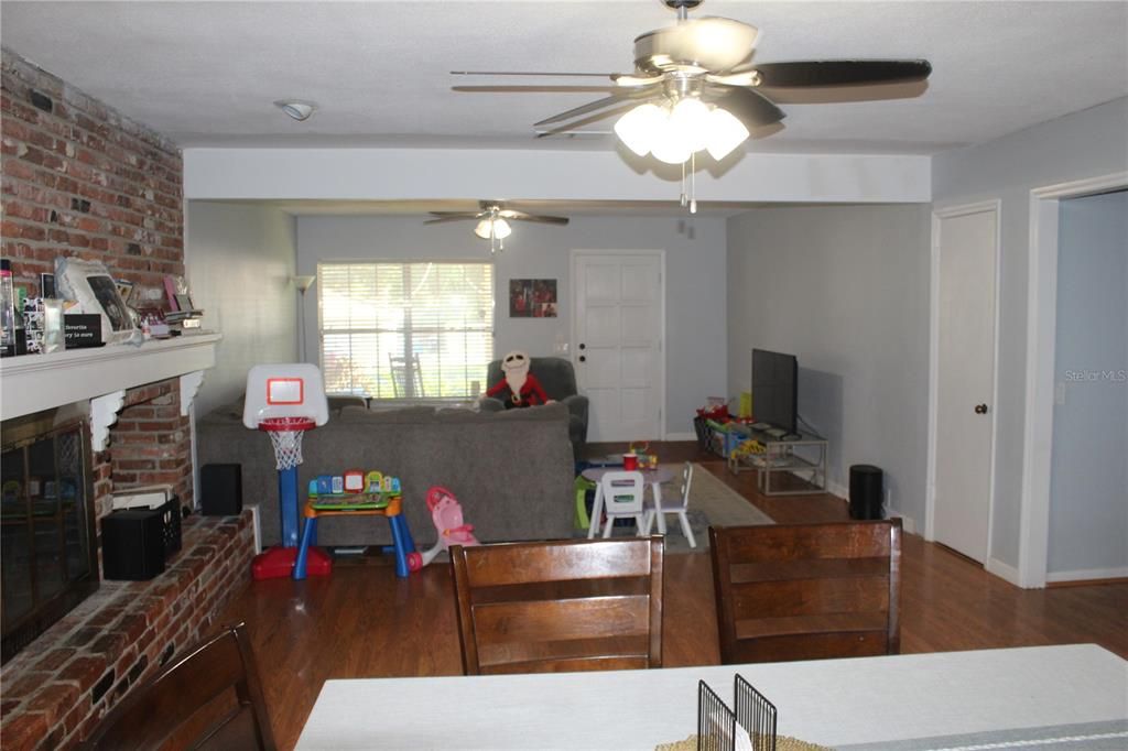 For Sale: $294,500 (4 beds, 2 baths, 1897 Square Feet)