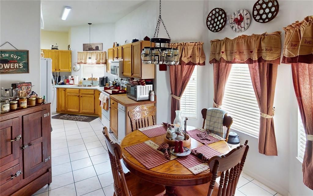 For Sale: $349,900 (3 beds, 2 baths, 1313 Square Feet)