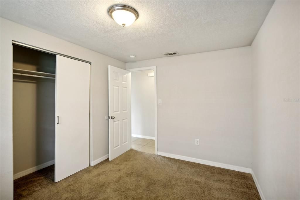 For Sale: $289,900 (3 beds, 1 baths, 989 Square Feet)