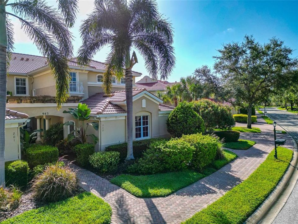 For Sale: $459,000 (3 beds, 2 baths, 1666 Square Feet)