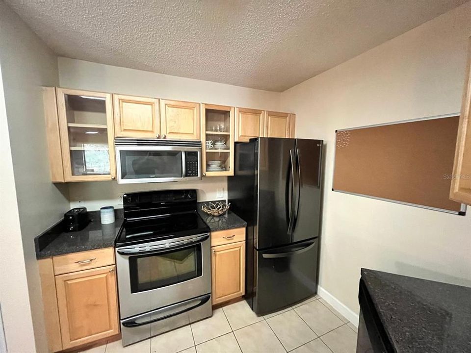 For Rent: $1,625 (1 beds, 1 baths, 800 Square Feet)