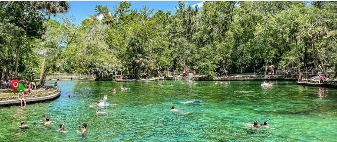 Close to Florida's beautiful Wekiwa springs.