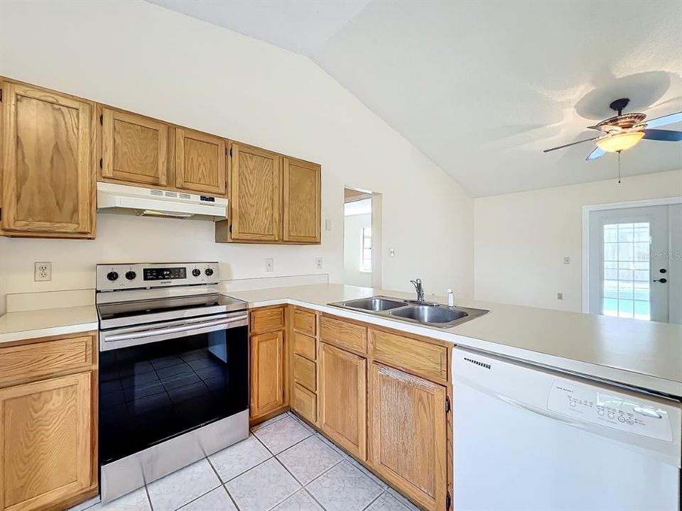 For Sale: $399,900 (3 beds, 2 baths, 1548 Square Feet)