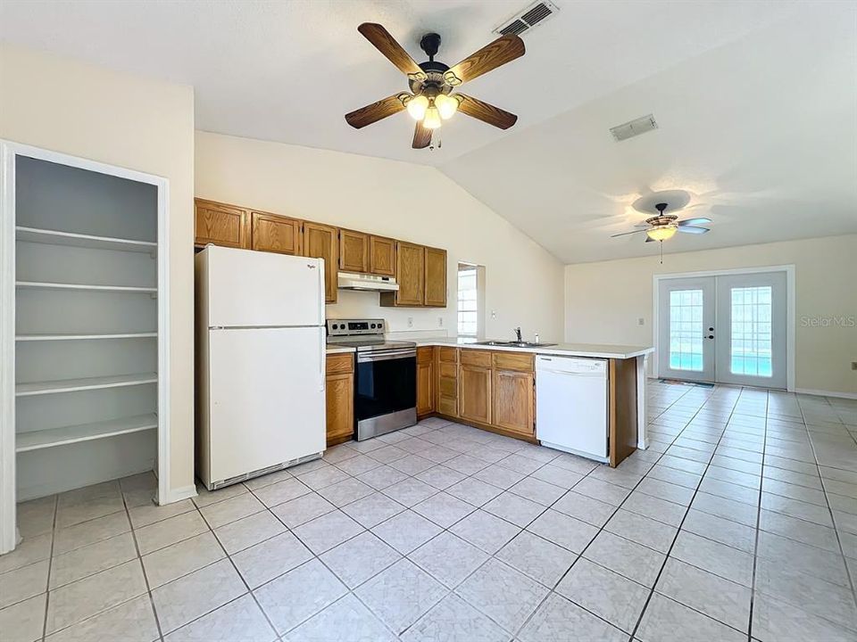 For Sale: $399,900 (3 beds, 2 baths, 1548 Square Feet)