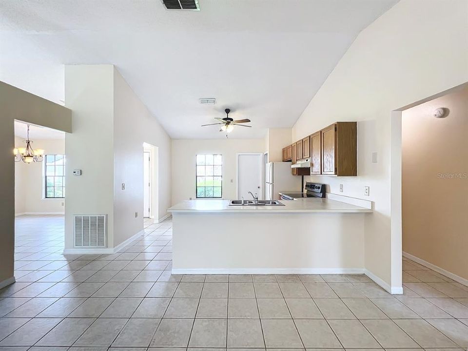 For Sale: $399,900 (3 beds, 2 baths, 1548 Square Feet)