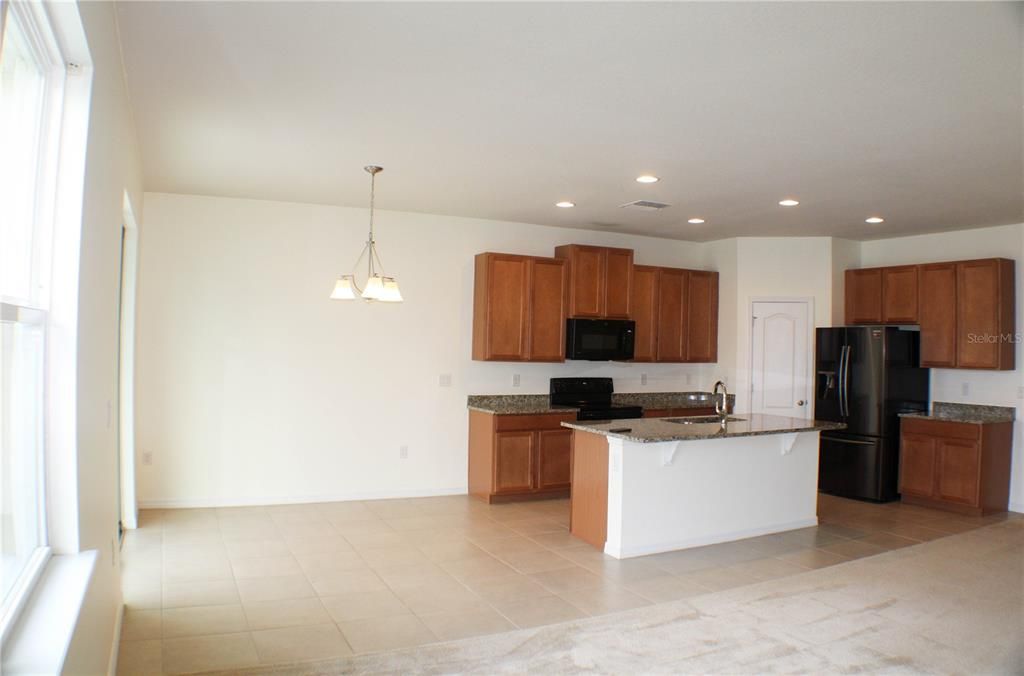 For Sale: $385,900 (3 beds, 2 baths, 1818 Square Feet)