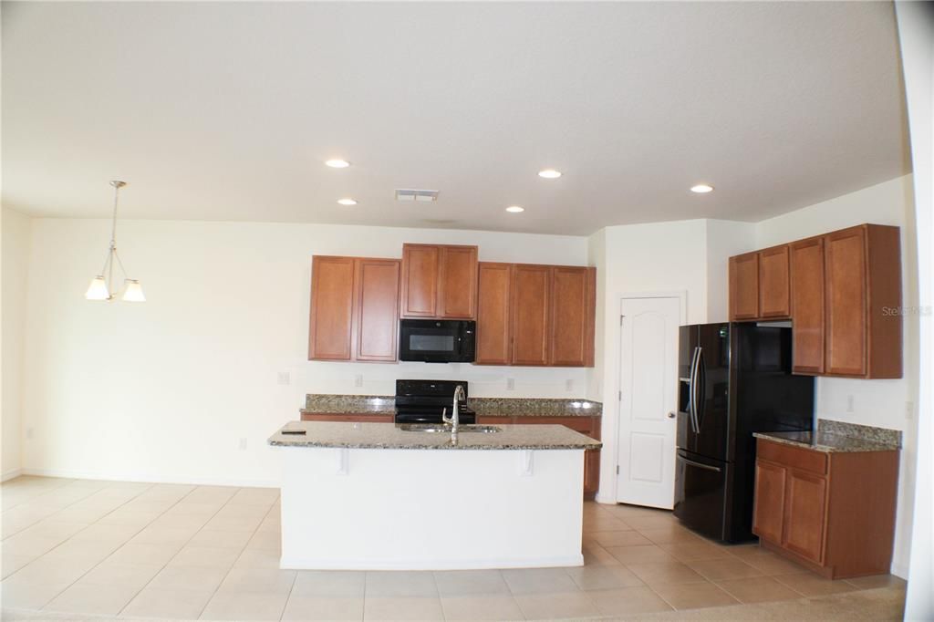 For Sale: $385,900 (3 beds, 2 baths, 1818 Square Feet)