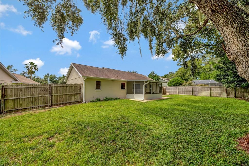 Active With Contract: $335,000 (3 beds, 2 baths, 1232 Square Feet)