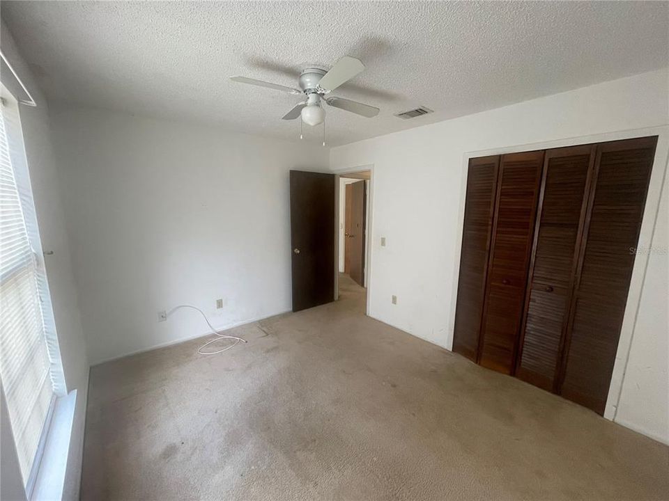 For Sale: $149,000 (2 beds, 2 baths, 938 Square Feet)