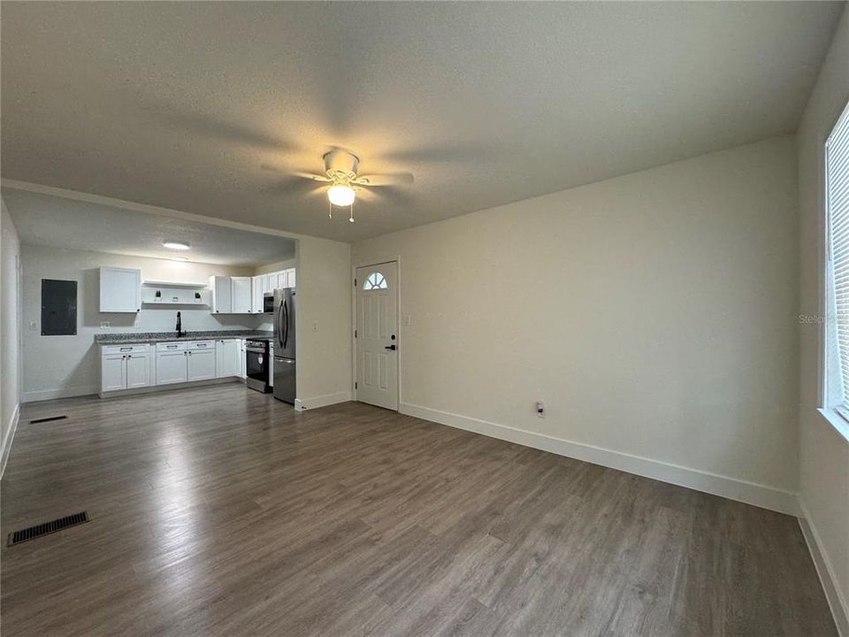 For Sale: $225,000 (2 beds, 2 baths, 1066 Square Feet)