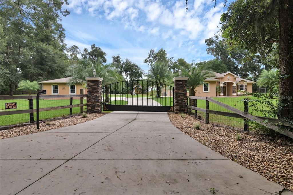 For Sale: $781,000 (4 beds, 2 baths, 2356 Square Feet)