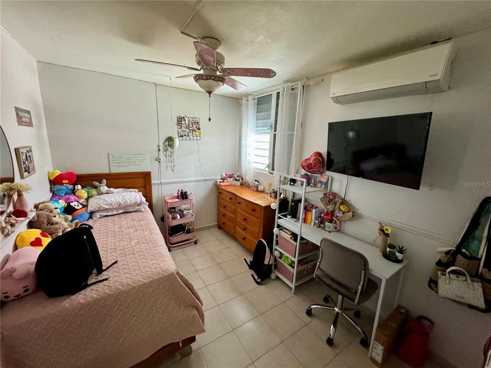 Activo con contrato: $340,000 (3 camas, 2 baños, 1190 Pies cuadrados)