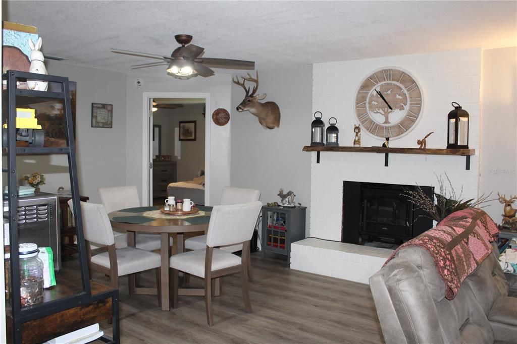 Active With Contract: $249,000 (2 beds, 2 baths, 1564 Square Feet)