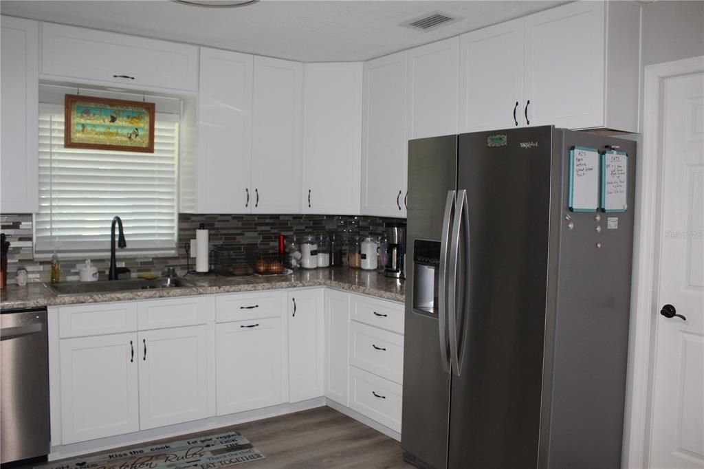 Active With Contract: $249,000 (2 beds, 2 baths, 1564 Square Feet)