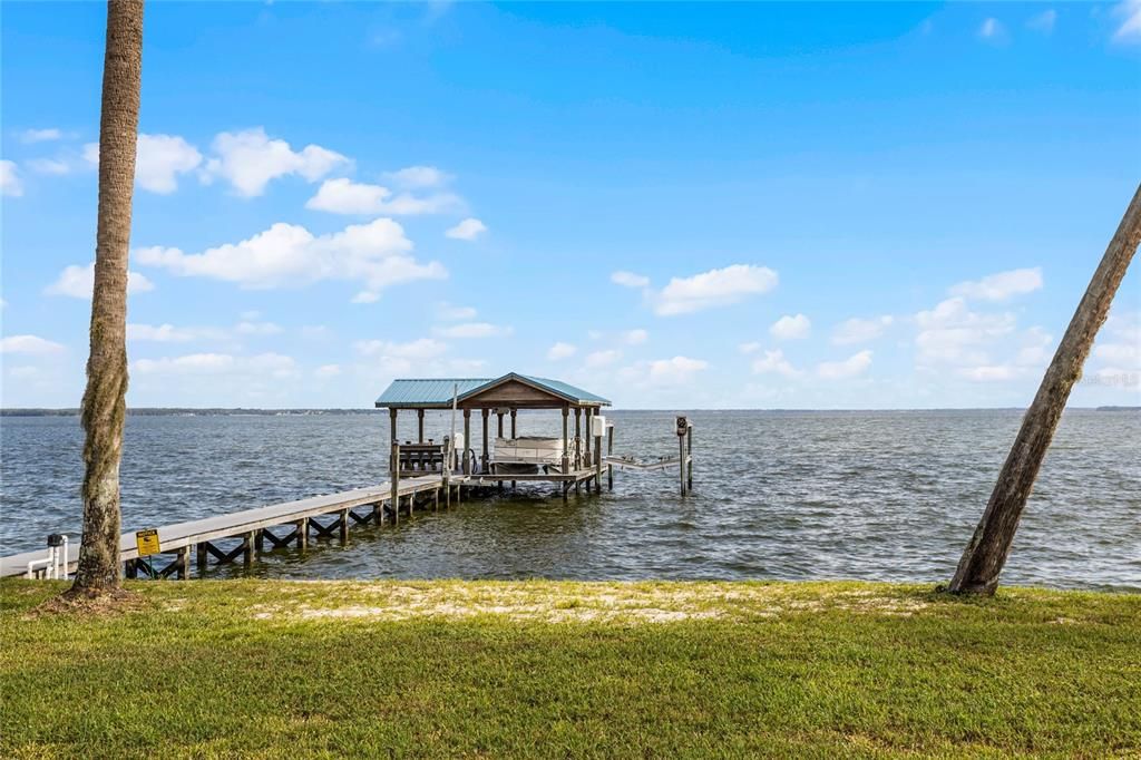 For Sale: $975,000 (3 beds, 2 baths, 1900 Square Feet)