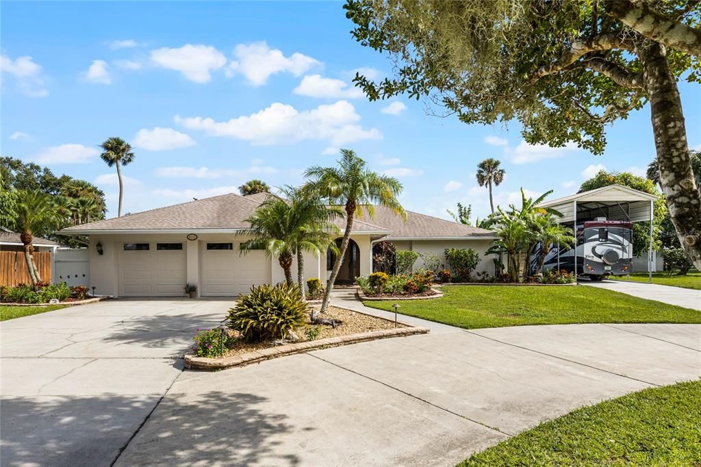 For Sale: $975,000 (3 beds, 2 baths, 1900 Square Feet)